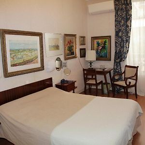 Camera standard con letto king size